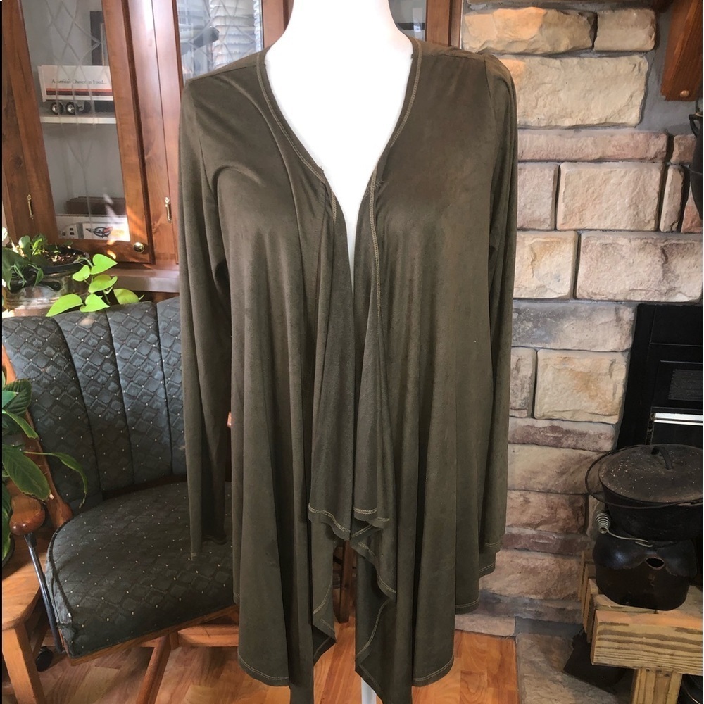 Live and let live army green cascading shrug